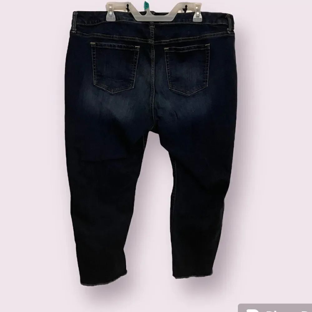 TORRID | Distressed Jeans - Picture 4 of 6